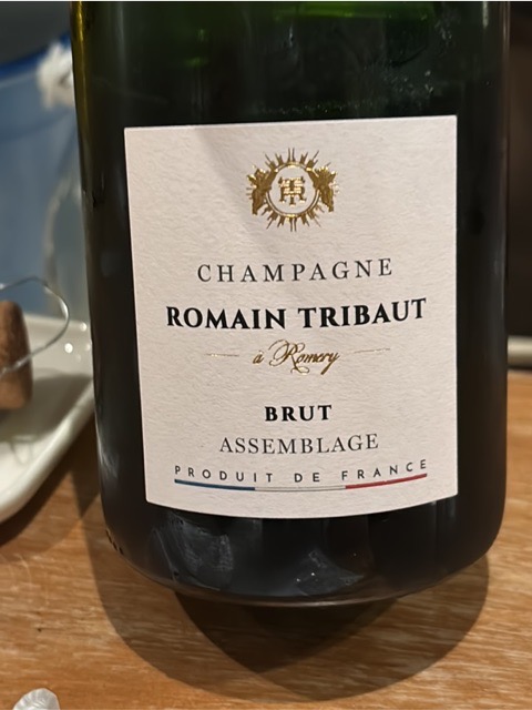 ワイン CHAMPAGNE ROMAIN TRIBAUT Romain Tribaut Brut Assemblage Champagne | Vivino 日本語