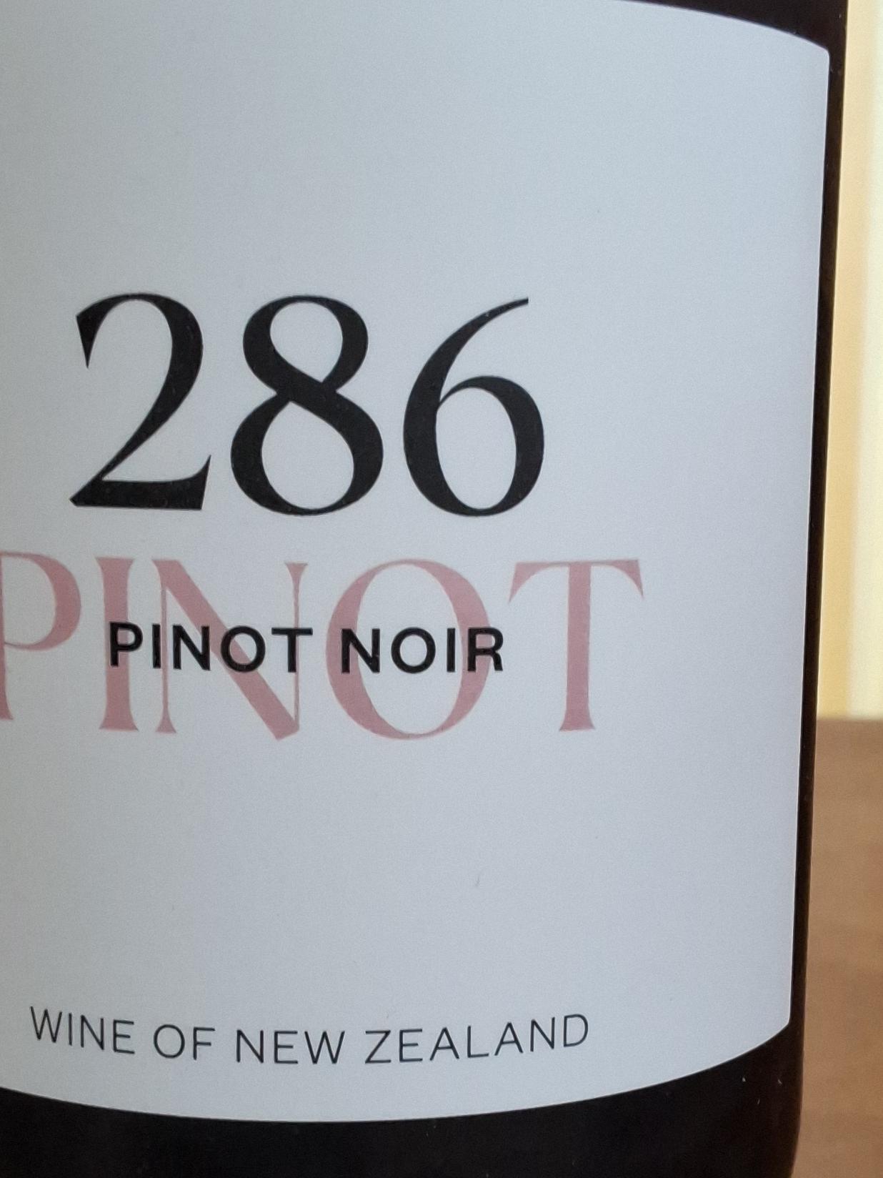 Matahiwi Estate 286 Pinot Noir | Vivino 日本語