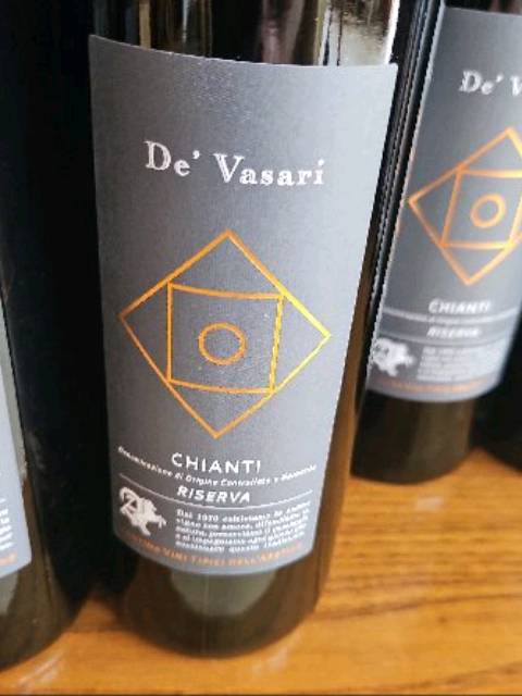 Tipici dell'Aretino De' Vasari Chianti Riserva | Vivino English