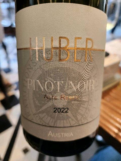 Markus Huber Alte Reben Pinot Noir | Vivino English