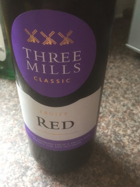 Three Mills Classic Fruity Red Vivino English