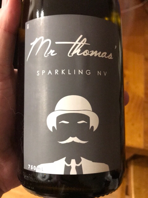 N.V. Zilzie Wines Mr Thomas Sparkling | Vivino English