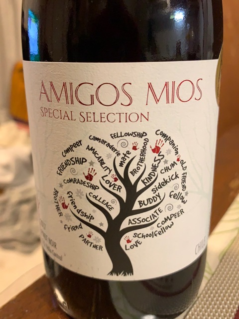Amigos Mios Special Selection Pinot Noir | Vivino 日本語