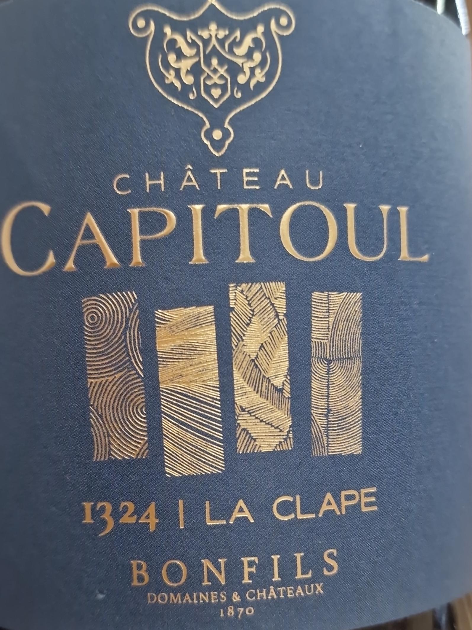 CPA AK Le Chateau de Lauriat pres Brionde sur une butte isolée face a