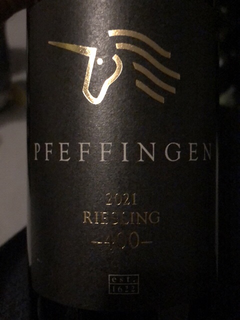 Pfeffingen Riesling 400 | Vivino 日本語
