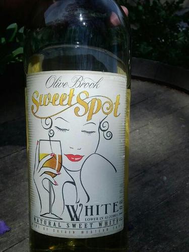 Olive Brook Sweet Spot White | Vivino Australia