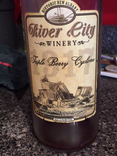 River City Triple Berry Cyclone | Vivino Brasil