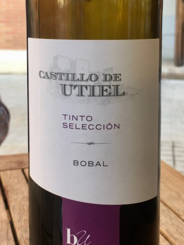 Bodegas Utielanas Castillo de Utiel Tinto Selección Bobal | Vivino