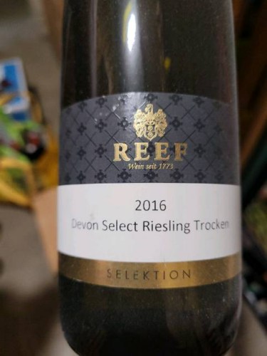 Weingut Reef Devon Select Riesling Feinherb | Vivino US