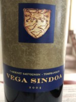 Bodegas Nekeas Vega Sindoa Cabernet Sauvignon - Tempranillo