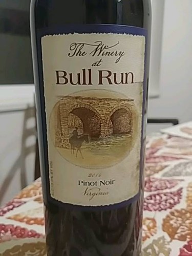 2016 The Winery at Bull Run Pinot Noir | Vivino US