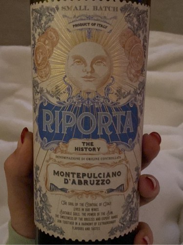 Riporta The History Montepulciano d’Abruzzo | Vivino Australia