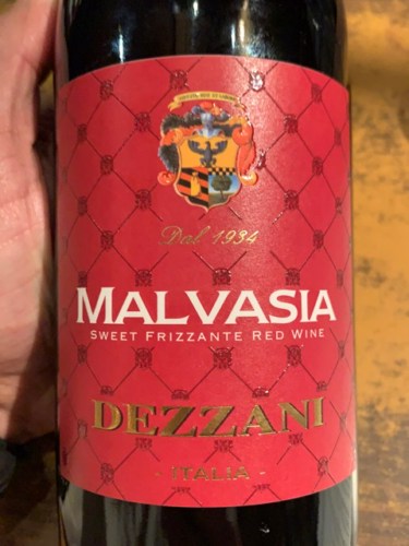 Dezzani Malvasia Sweet Frizzante Red | Vivino English