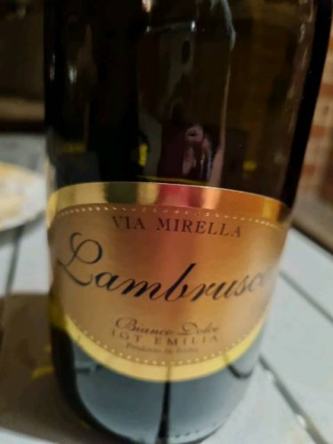 Quattro Valli Via Mirella Lambrusco Bianco Dolce | Vivino US