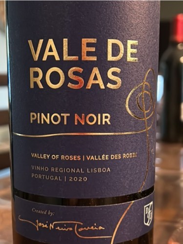 Vale de Rosas Pinot Noir | Vivino English