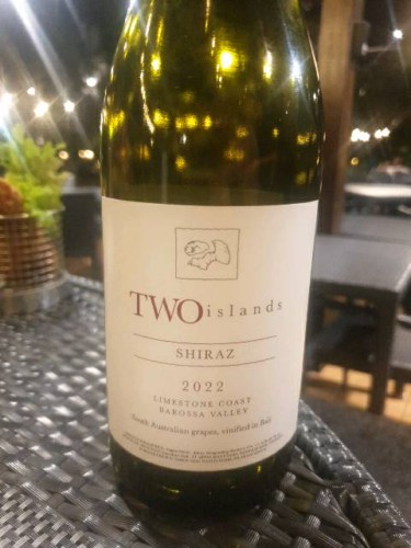 Two Islands Shiraz | Vivino English