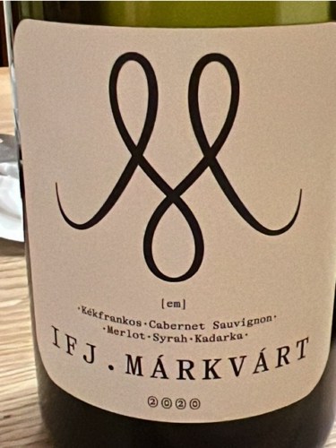 Márkvárt M | Vivino US