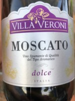 Villa Veroni Moscato Dolce